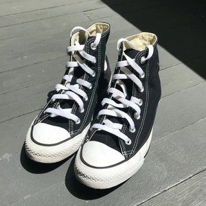 [SOLD] Converse Chuck Taylor All Star Black HiTops